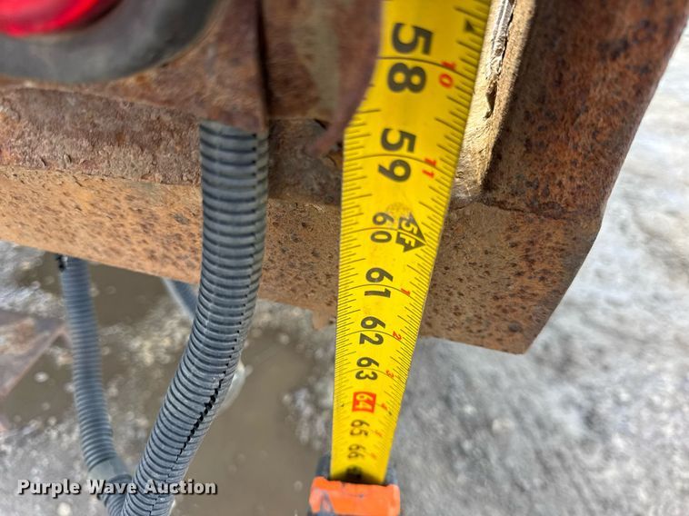 image for item DH9864 2008 Isuzu NPR HD Crew Cab flatbed truck