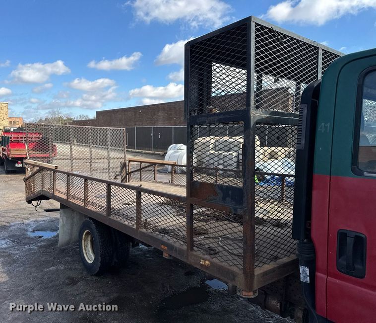 image for item DH9864 2008 Isuzu NPR HD Crew Cab flatbed truck