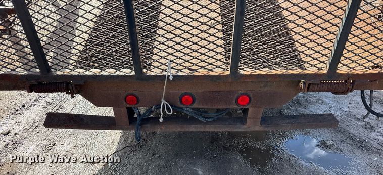 image for item DH9864 2008 Isuzu NPR HD Crew Cab flatbed truck