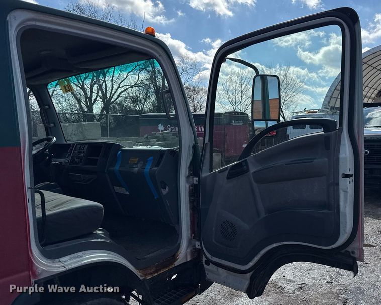 image for item DH9864 2008 Isuzu NPR HD Crew Cab flatbed truck