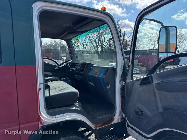 image for item DH9864 2008 Isuzu NPR HD Crew Cab flatbed truck