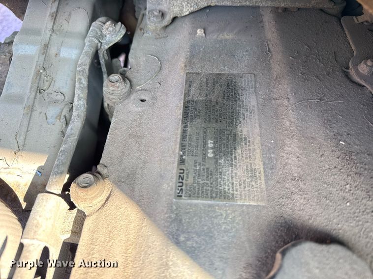 image for item DH9864 2008 Isuzu NPR HD Crew Cab flatbed truck