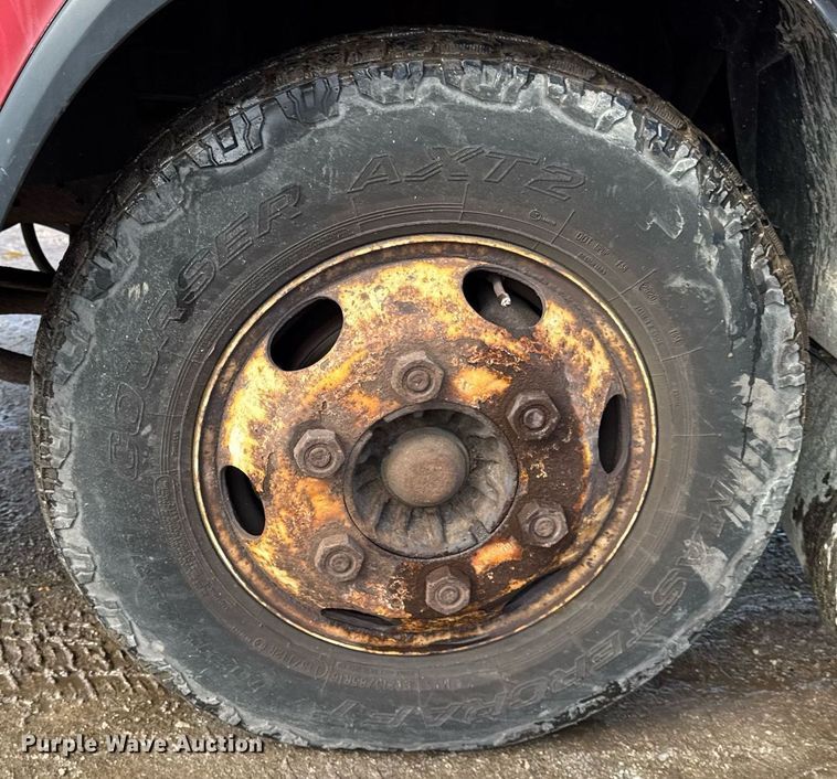 image for item DH9864 2008 Isuzu NPR HD Crew Cab flatbed truck