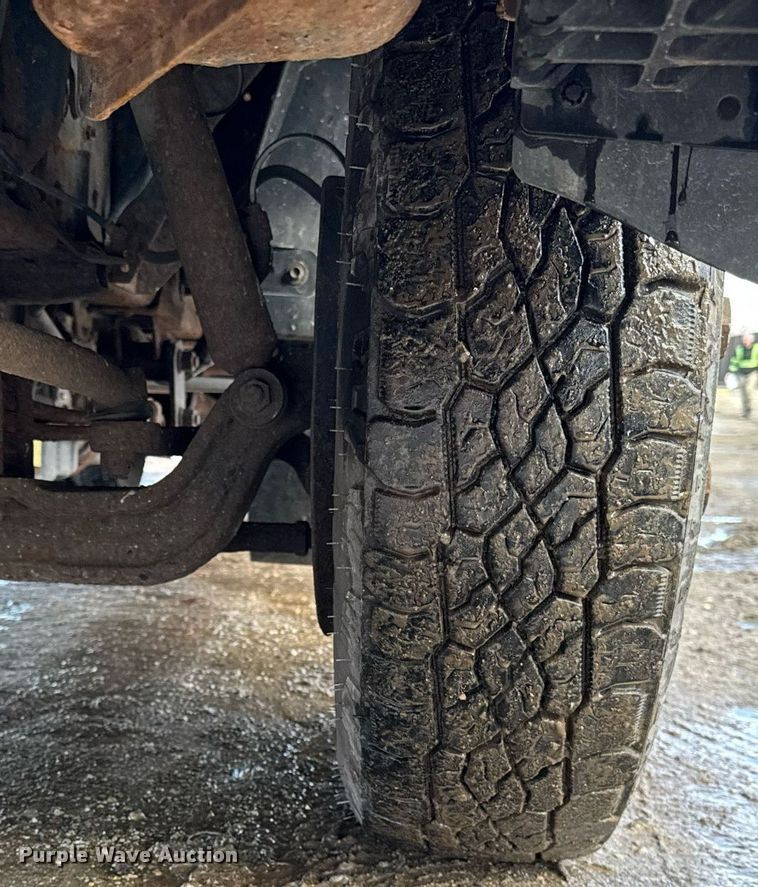 image for item DH9864 2008 Isuzu NPR HD Crew Cab flatbed truck