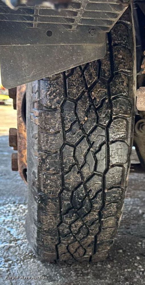 image for item DH9864 2008 Isuzu NPR HD Crew Cab flatbed truck