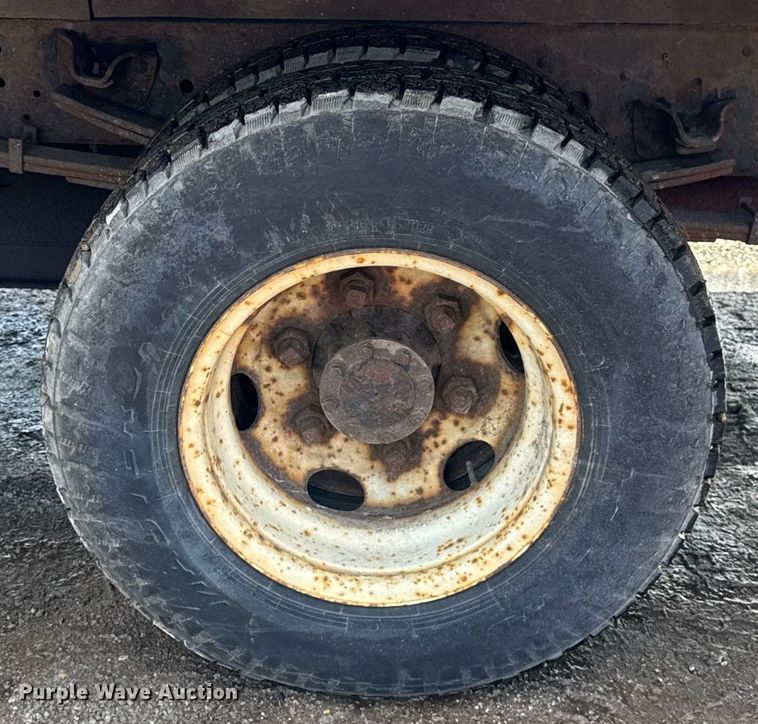 image for item DH9864 2008 Isuzu NPR HD Crew Cab flatbed truck