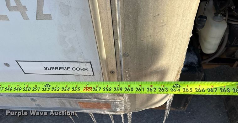 image for item DM5575 2004 GMC WT5500 box truck