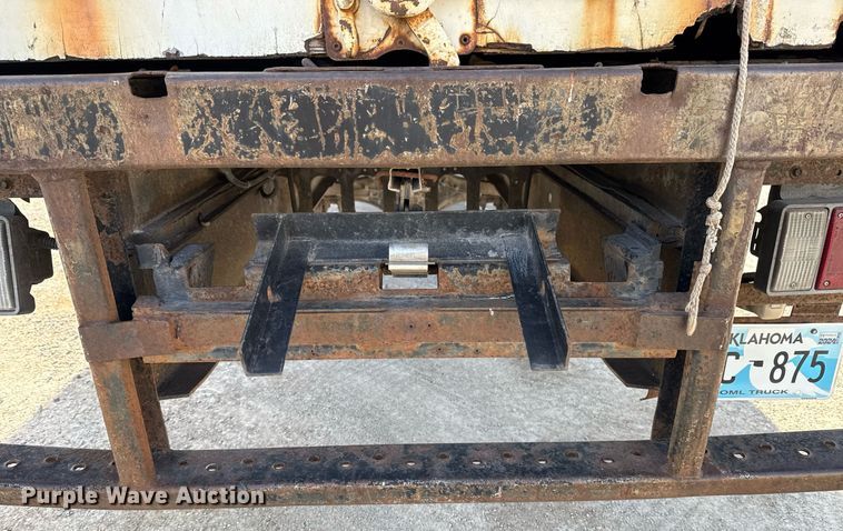 image for item DM5575 2004 GMC WT5500 box truck