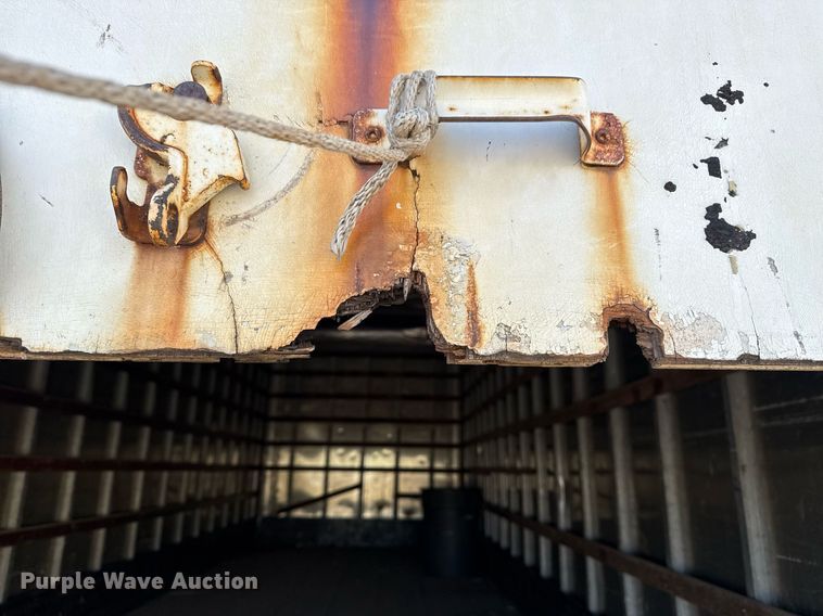 image for item DM5575 2004 GMC WT5500 box truck