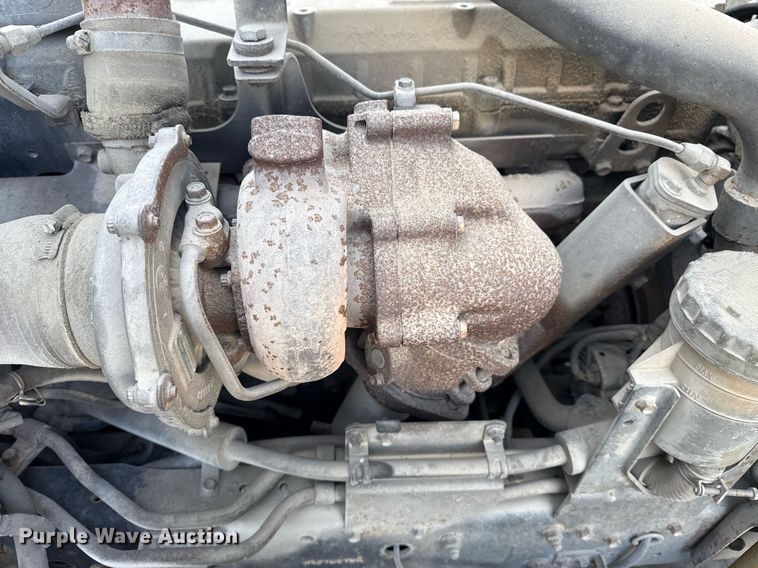 image for item DM5575 2004 GMC WT5500 box truck