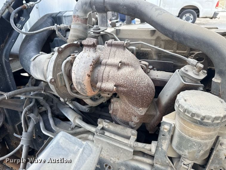 image for item DM5575 2004 GMC WT5500 box truck