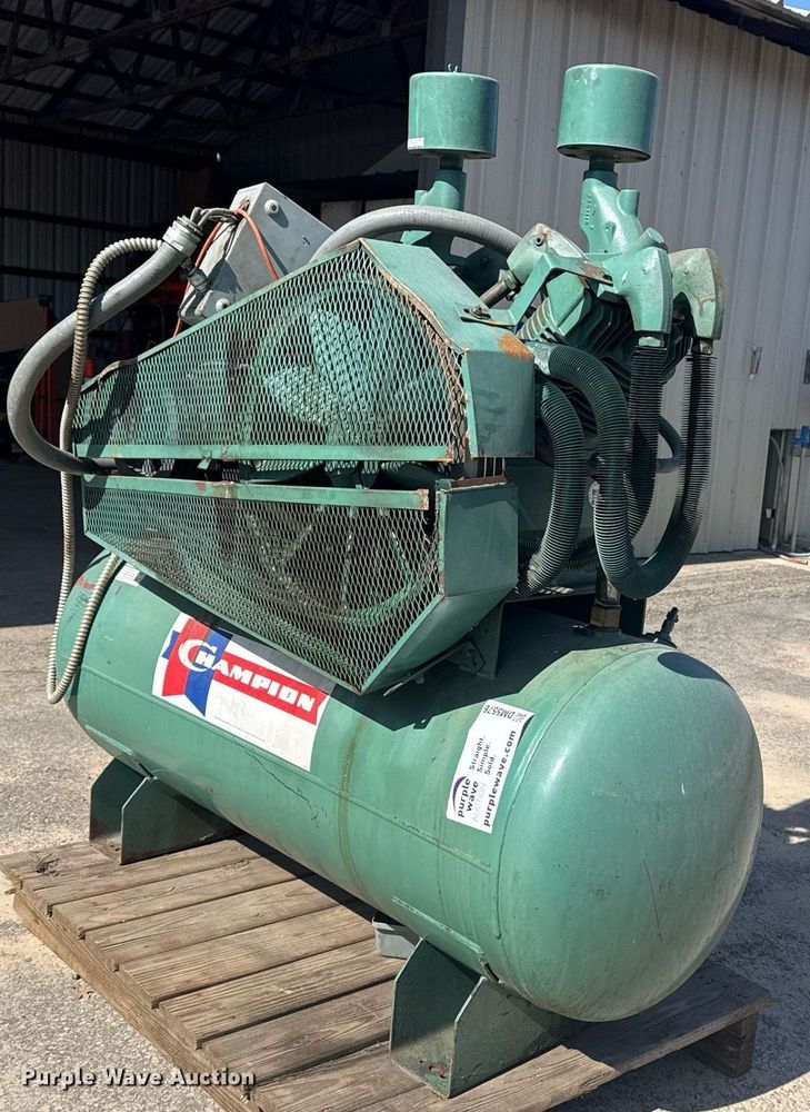 image for item DM5576 1997 Champion air compressor