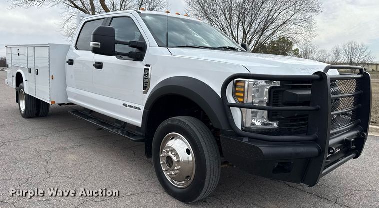 image for item DM5589 2019 Ford F450 Super Duty Crew Cab utility / service truck