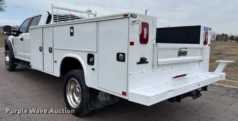 image for item DM5589 2019 Ford F450 Super Duty Crew Cab utility / service truck