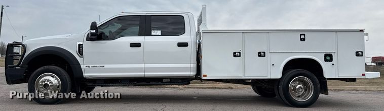 image for item DM5589 2019 Ford F450 Super Duty Crew Cab utility / service truck