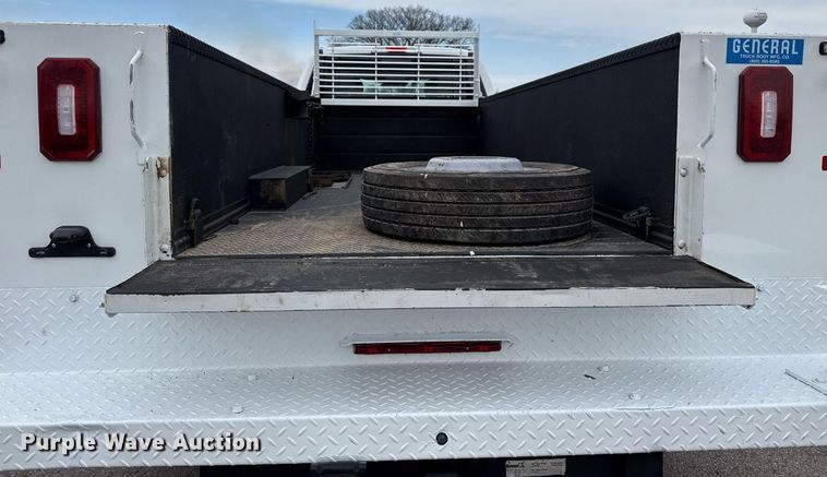 image for item DM5589 2019 Ford F450 Super Duty Crew Cab utility / service truck