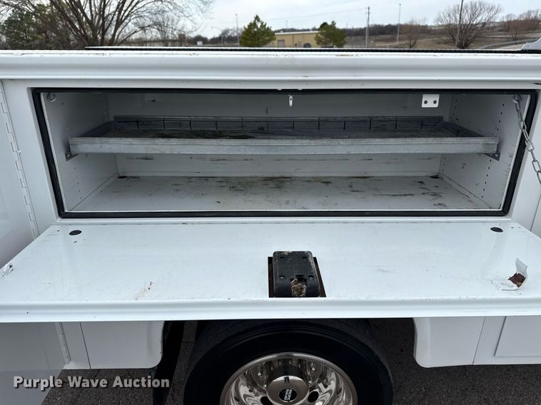 image for item DM5589 2019 Ford F450 Super Duty Crew Cab utility / service truck