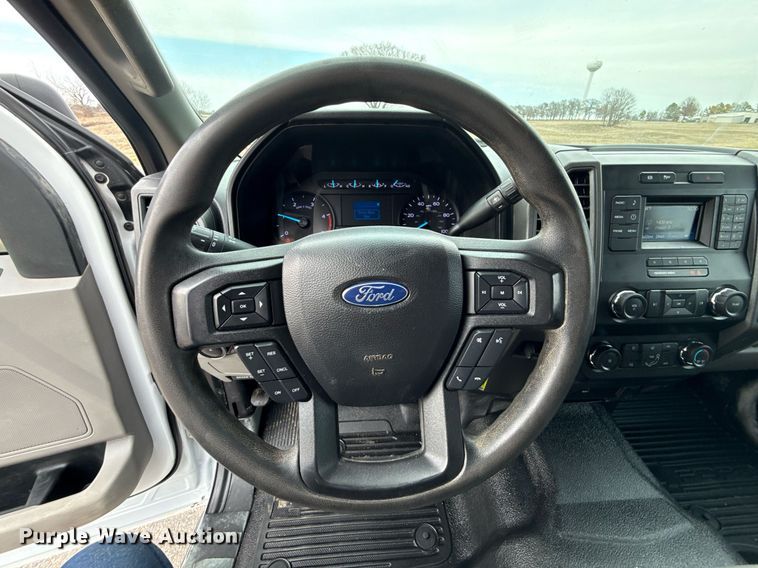 image for item DM5589 2019 Ford F450 Super Duty Crew Cab utility / service truck