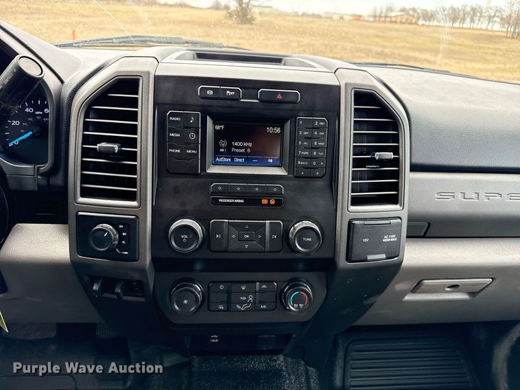 image for item DM5589 2019 Ford F450 Super Duty Crew Cab utility / service truck