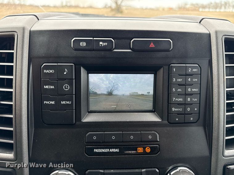 image for item DM5589 2019 Ford F450 Super Duty Crew Cab utility / service truck