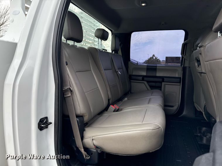 image for item DM5589 2019 Ford F450 Super Duty Crew Cab utility / service truck