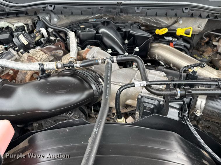 image for item DM5589 2019 Ford F450 Super Duty Crew Cab utility / service truck