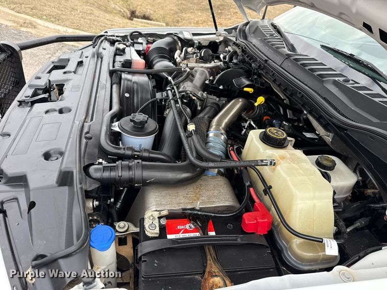 image for item DM5589 2019 Ford F450 Super Duty Crew Cab utility / service truck