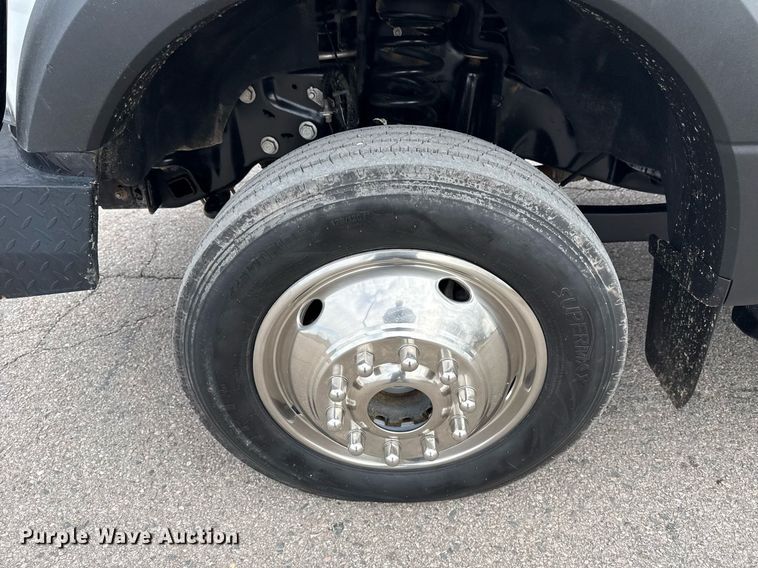 image for item DM5589 2019 Ford F450 Super Duty Crew Cab utility / service truck