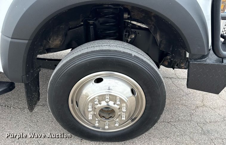 image for item DM5589 2019 Ford F450 Super Duty Crew Cab utility / service truck