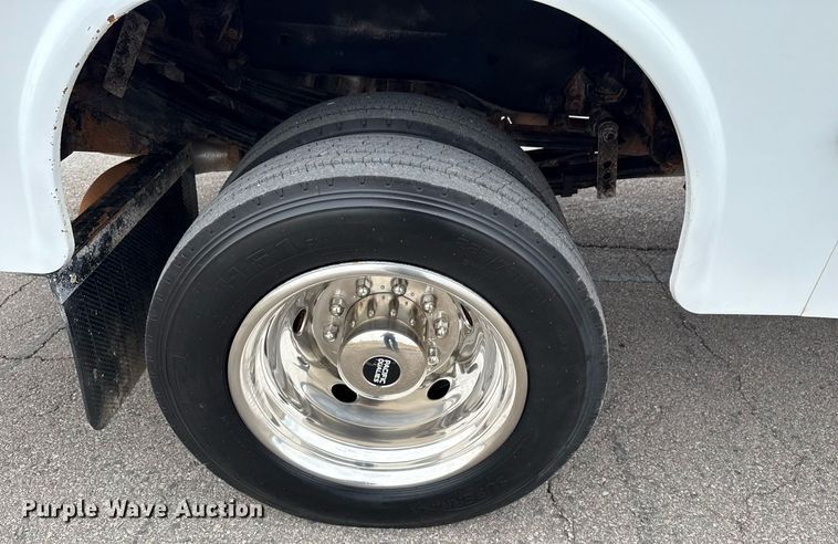 image for item DM5589 2019 Ford F450 Super Duty Crew Cab utility / service truck