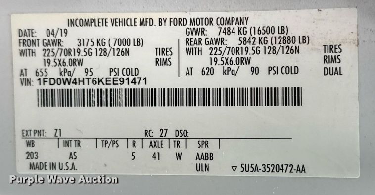 image for item DM5589 2019 Ford F450 Super Duty Crew Cab utility / service truck