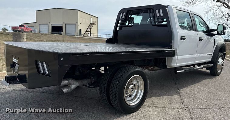 image for item DM5591 2017 Ford F450 Super Duty Crew Cab flatbed truck