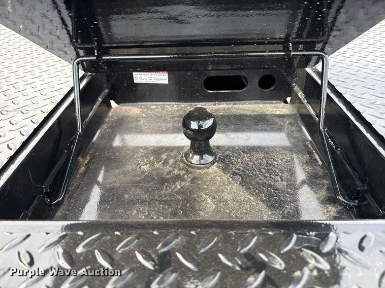 image for item DM5591 2017 Ford F450 Super Duty Crew Cab flatbed truck