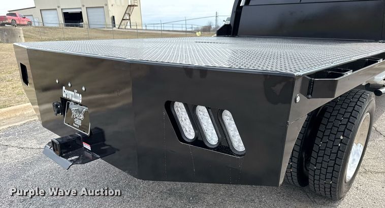 image for item DM5591 2017 Ford F450 Super Duty Crew Cab flatbed truck