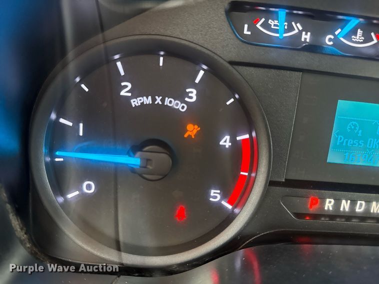 image for item DM5591 2017 Ford F450 Super Duty Crew Cab flatbed truck