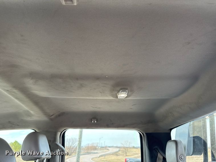 image for item DM5591 2017 Ford F450 Super Duty Crew Cab flatbed truck