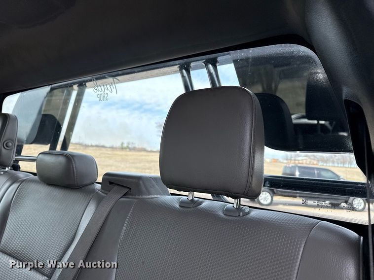 image for item DM5591 2017 Ford F450 Super Duty Crew Cab flatbed truck