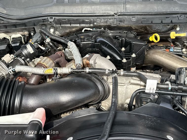 image for item DM5591 2017 Ford F450 Super Duty Crew Cab flatbed truck