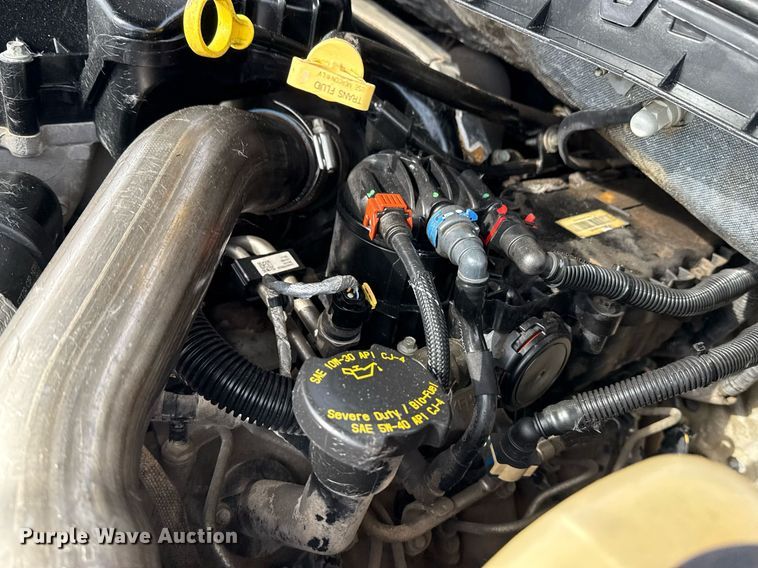 image for item DM5591 2017 Ford F450 Super Duty Crew Cab flatbed truck