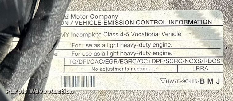 image for item DM5591 2017 Ford F450 Super Duty Crew Cab flatbed truck