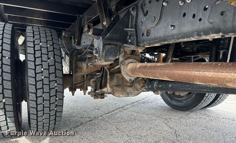 image for item DM5591 2017 Ford F450 Super Duty Crew Cab flatbed truck