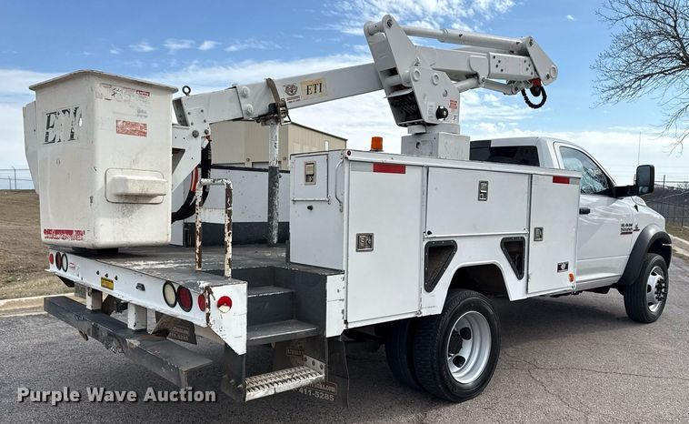 image for item DM5592 2014 Dodge Ram 5500 bucket truck