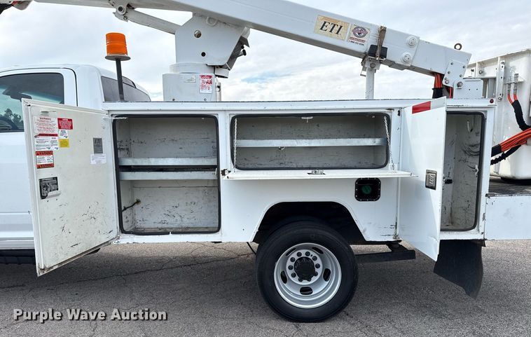image for item DM5592 2014 Dodge Ram 5500 bucket truck