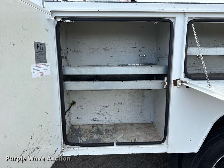 image for item DM5592 2014 Dodge Ram 5500 bucket truck