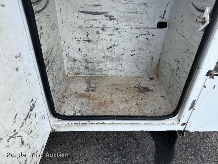 image for item DM5592 2014 Dodge Ram 5500 bucket truck