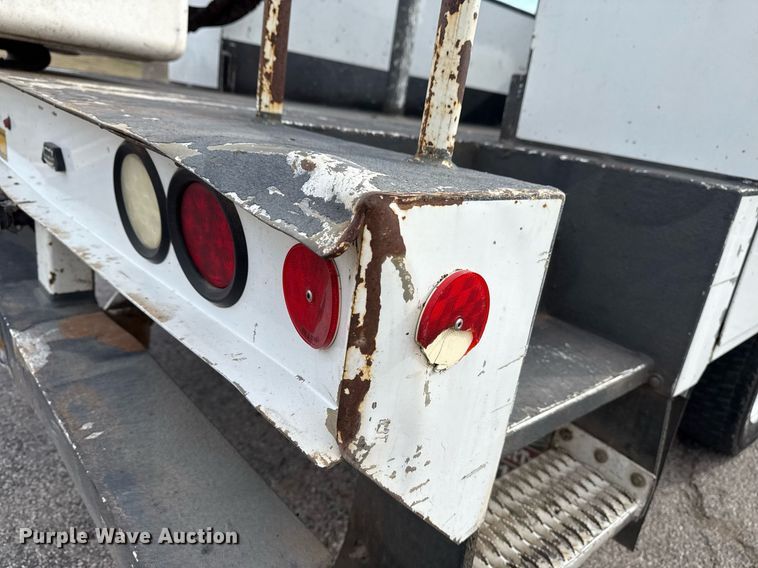 image for item DM5592 2014 Dodge Ram 5500 bucket truck