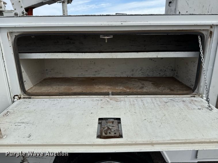 image for item DM5592 2014 Dodge Ram 5500 bucket truck