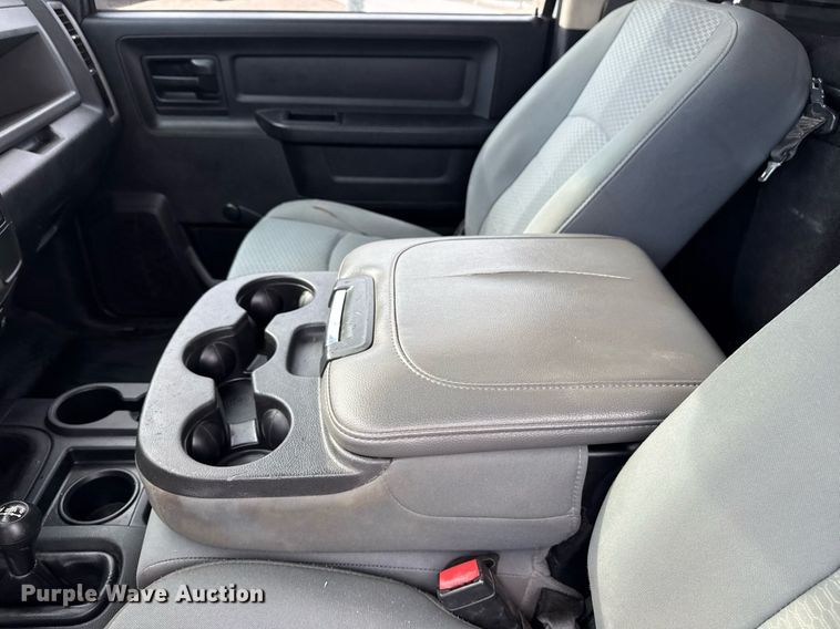 image for item DM5592 2014 Dodge Ram 5500 bucket truck