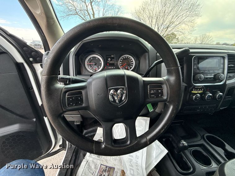 image for item DM5592 2014 Dodge Ram 5500 bucket truck