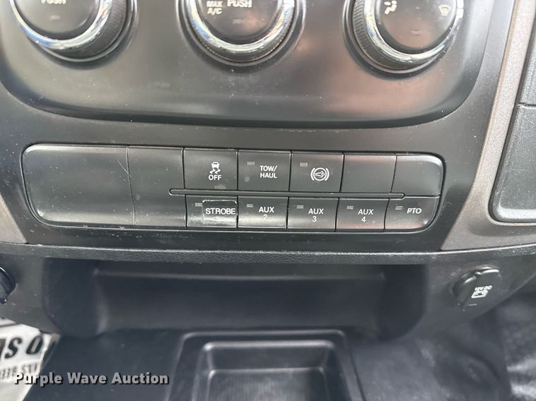 image for item DM5592 2014 Dodge Ram 5500 bucket truck